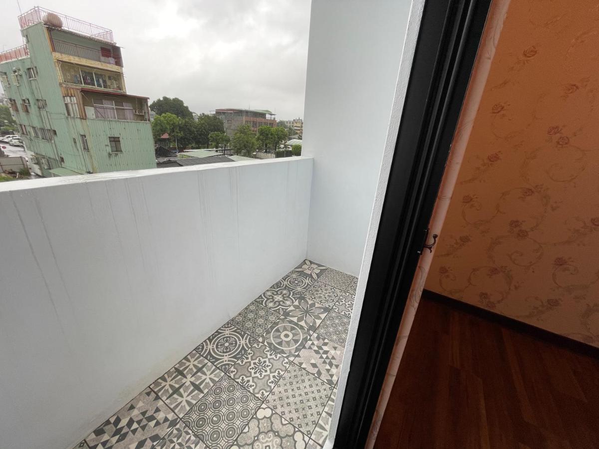 Weifeng Boutique Business Hotel - Zhanqian Branch Pingtung Exterior foto